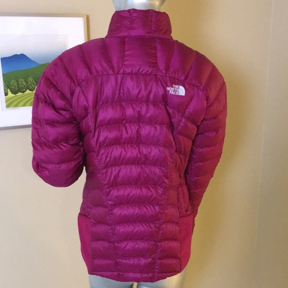 THE NORTH FACE | Women's Quince 800 Down Jacket Dramatic Plum - Picture 10 of 16